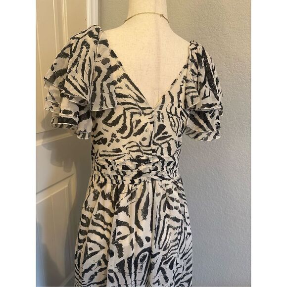 NWOT Banana Republic Black/White Printed Ruffle Sleeve Maxi Dress - Size 6 - 629 - Picture 4 of 12
